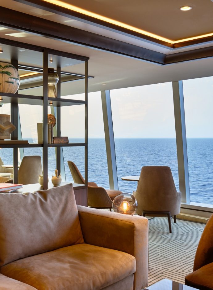 Explora Lounge